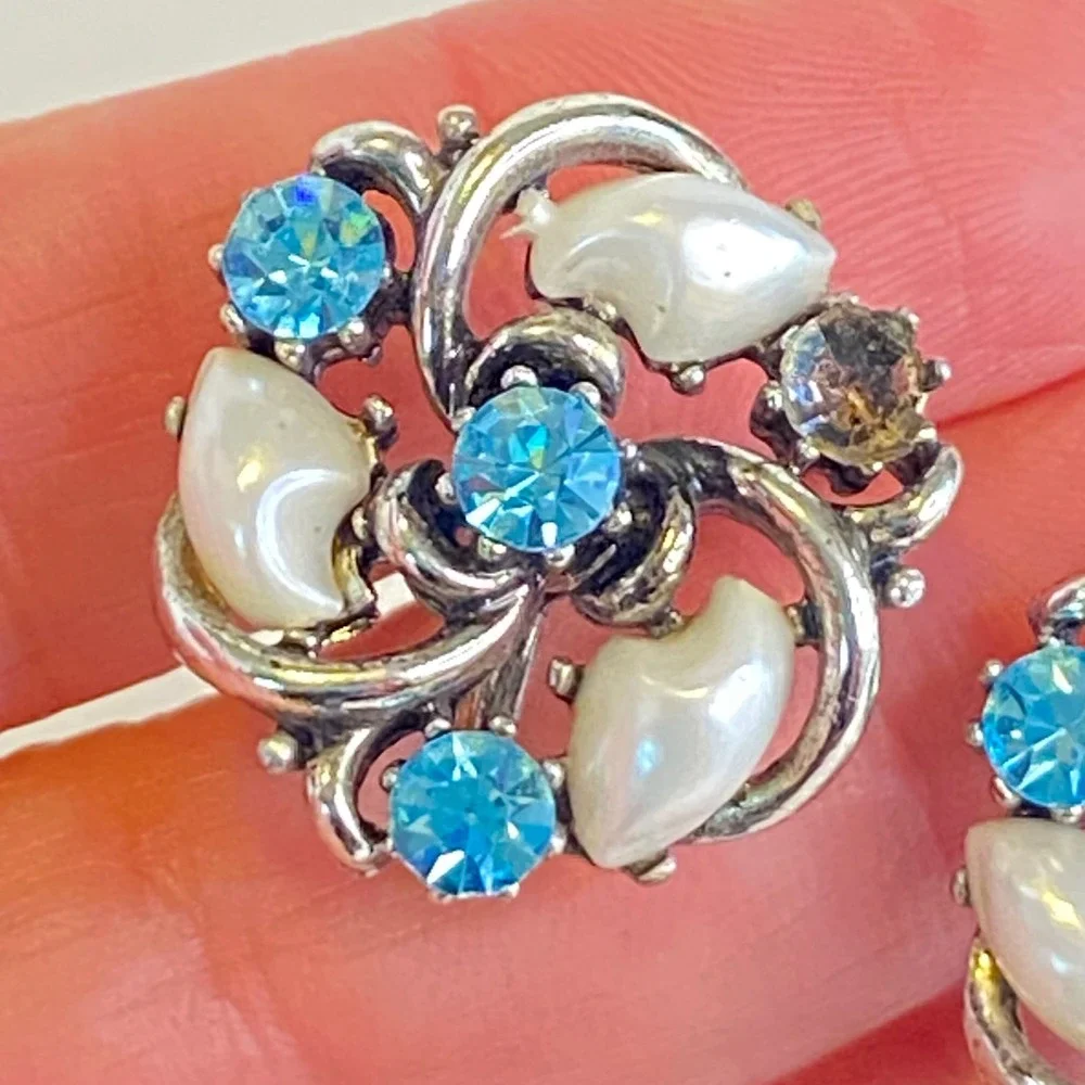 Lisner Jewelry lisner vintage